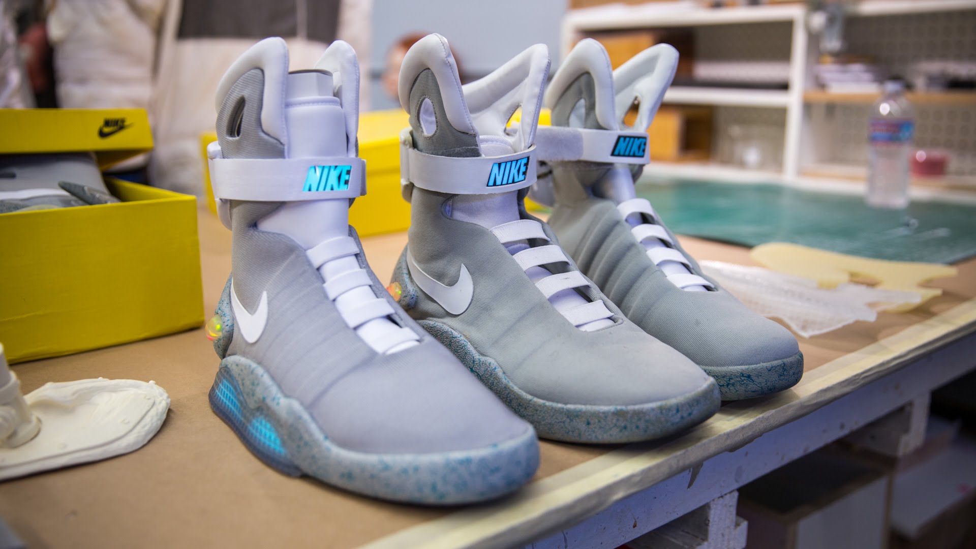 nike mag 2